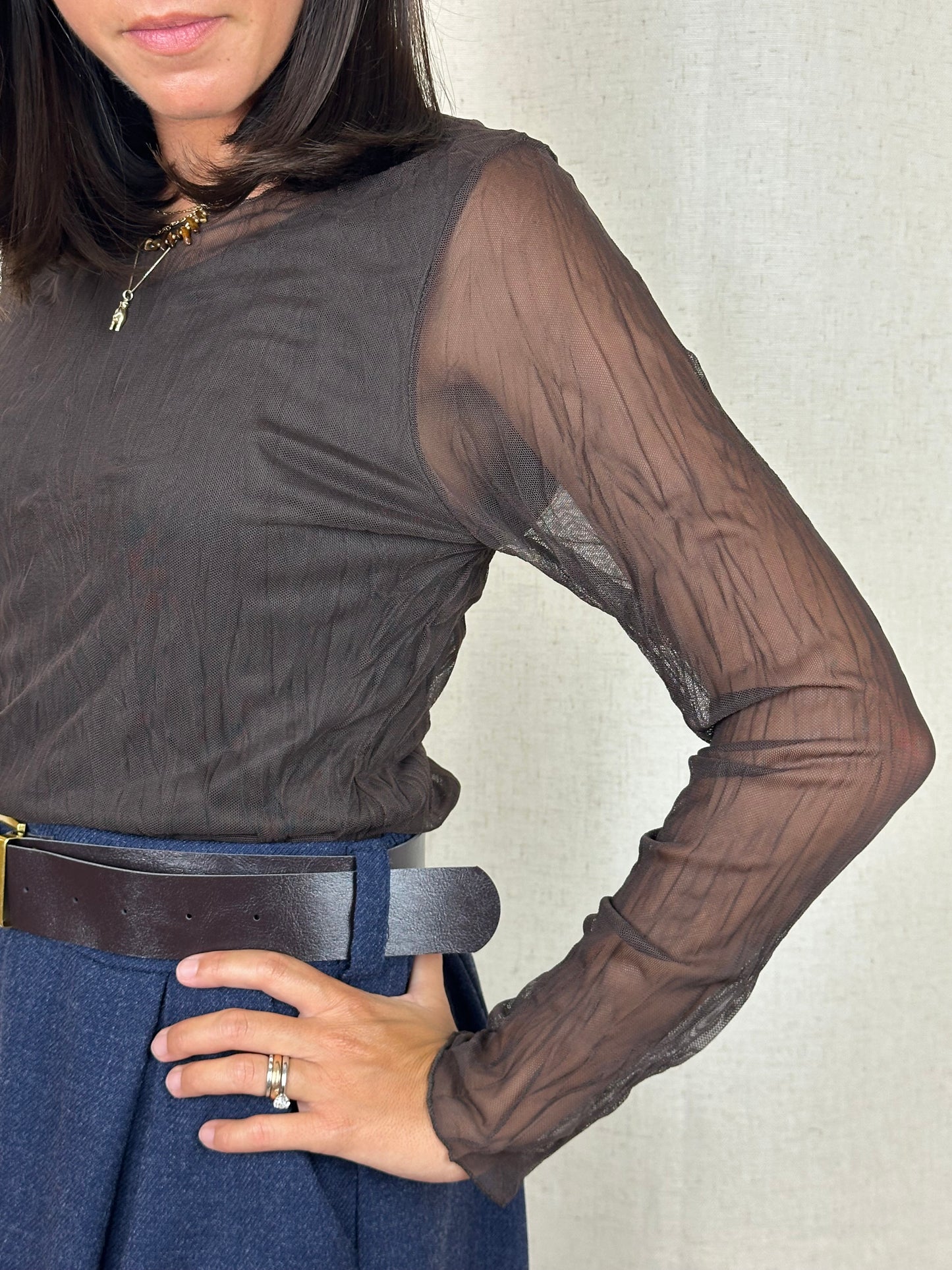 MAGLIA MARRONE SEMITRASPARENTE