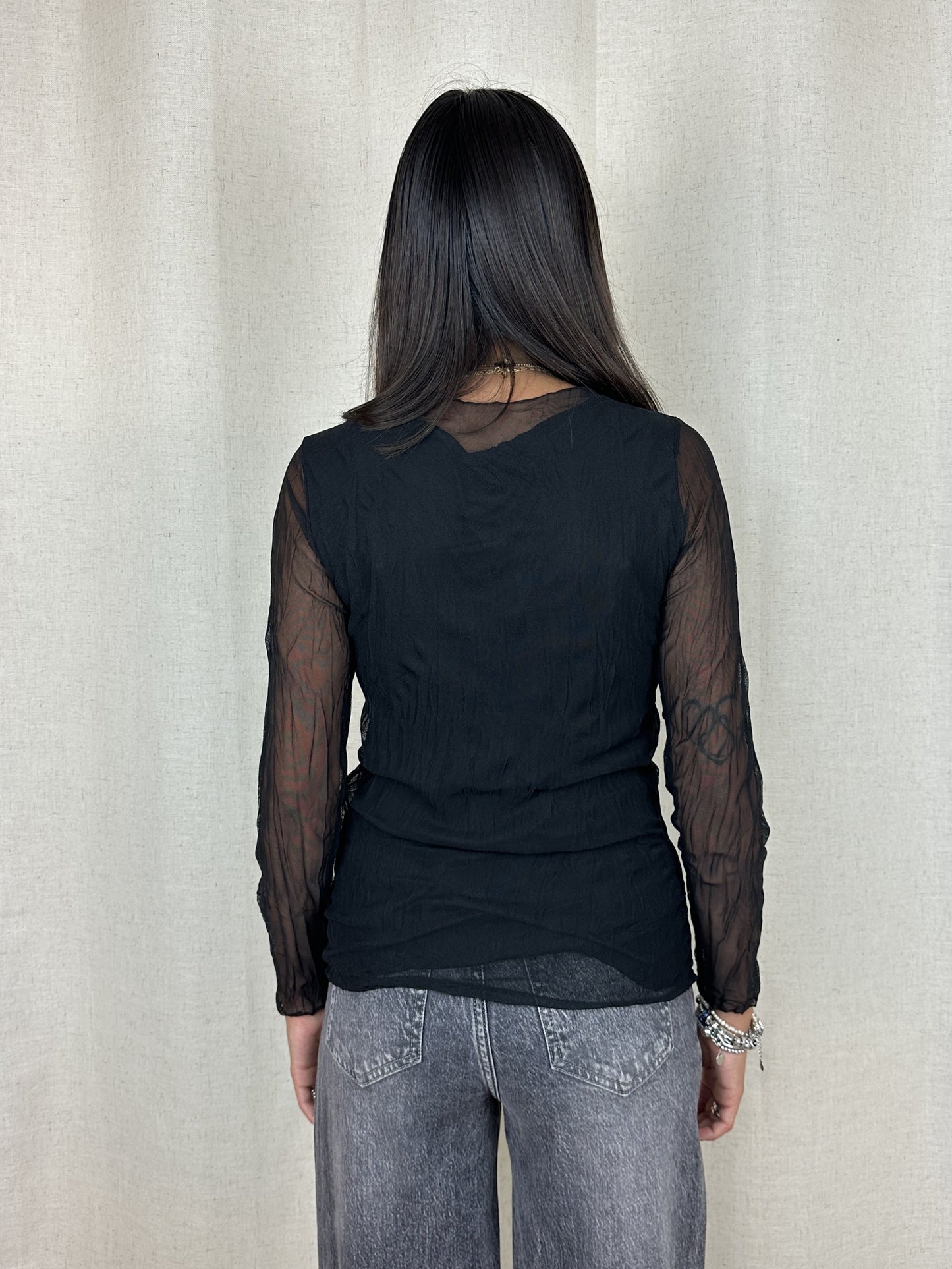 MAGLIA NERA SEMITRASPARENTE