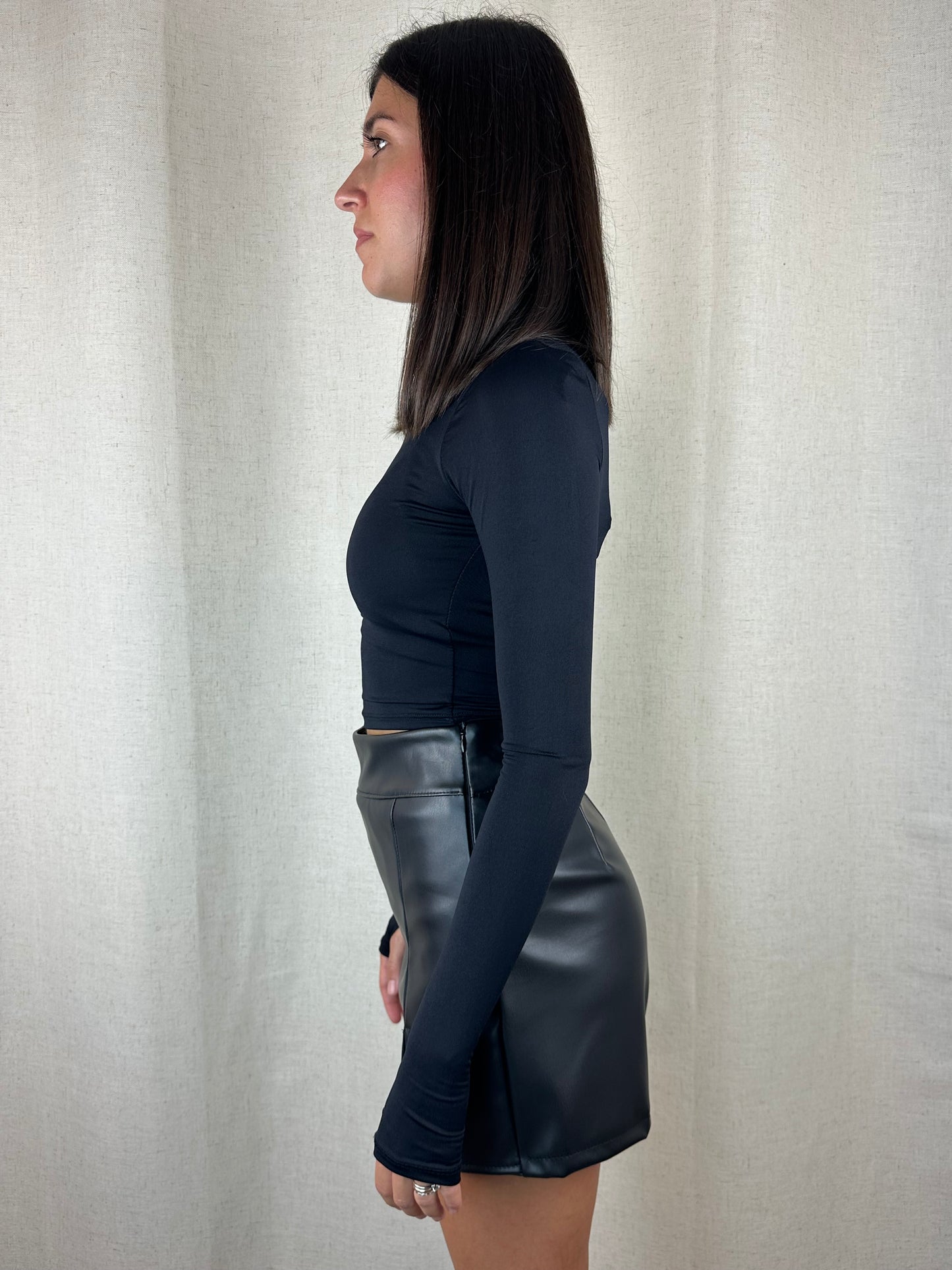 MAGLIA NERA POLSINO
