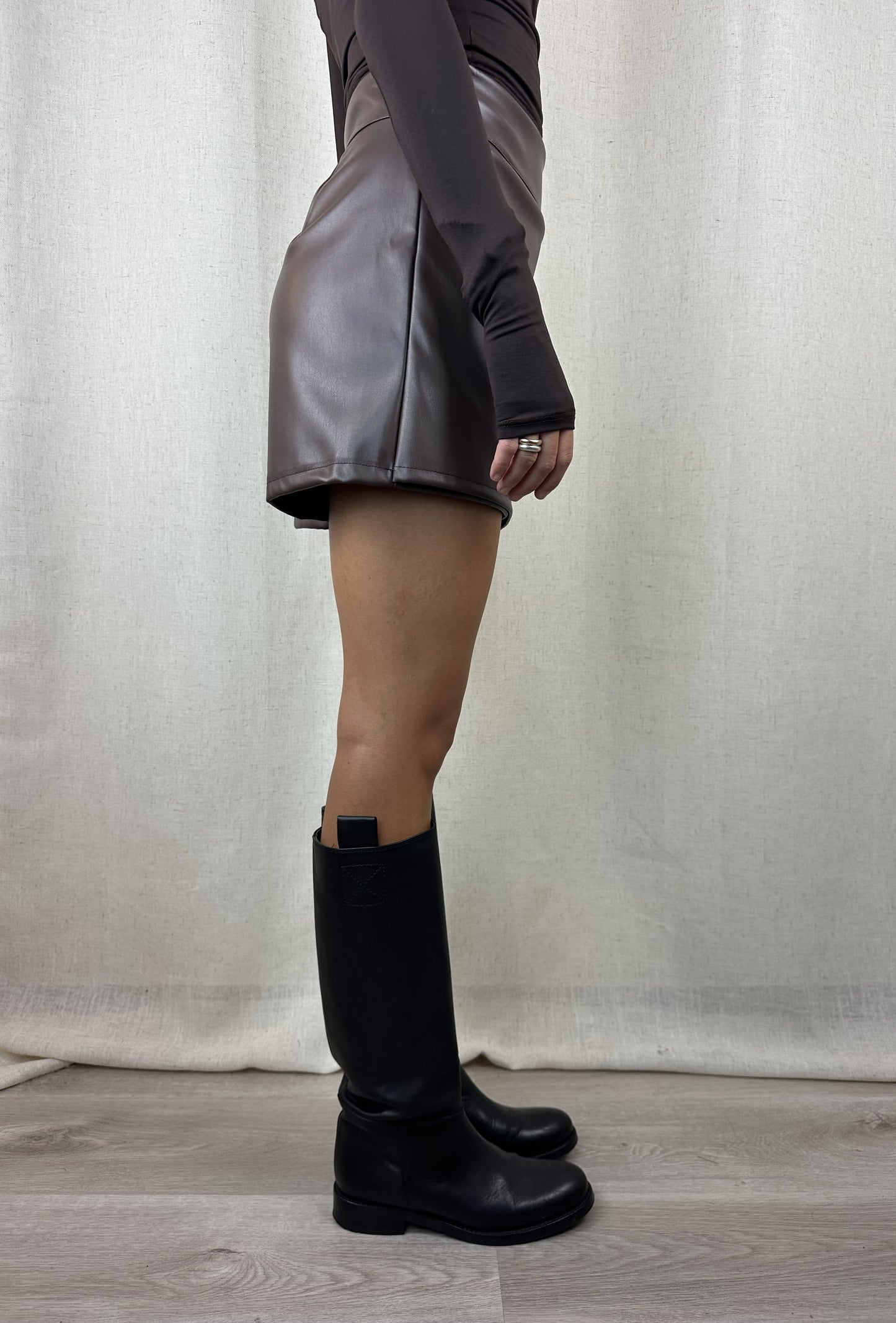 GONNA/SHORT MARRONE ECOPELLE