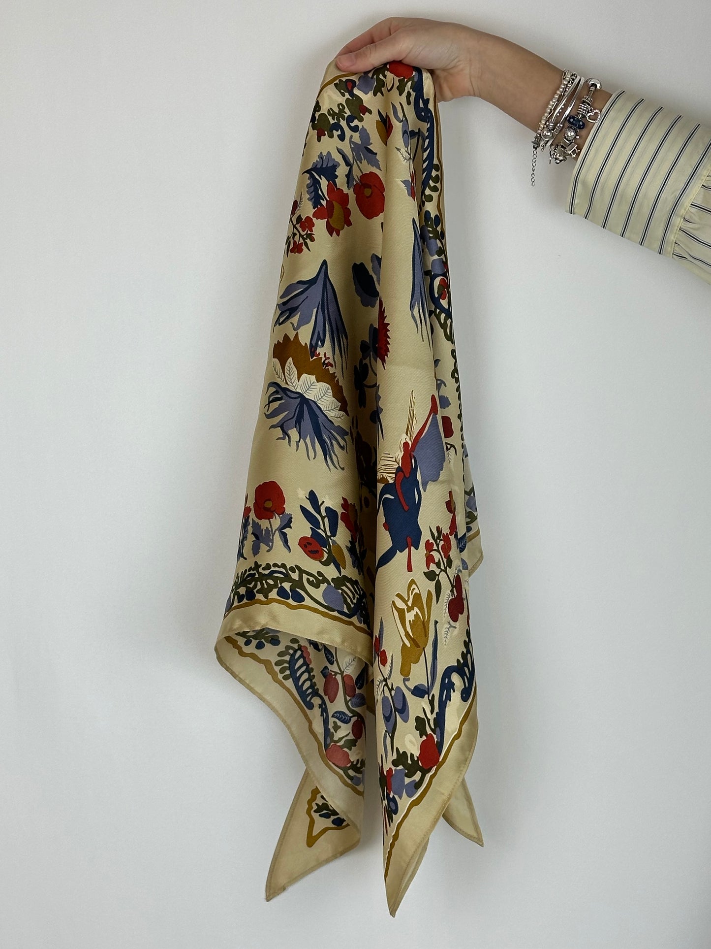 FOULARD BEIGE DISEGNI MULTICOLOR