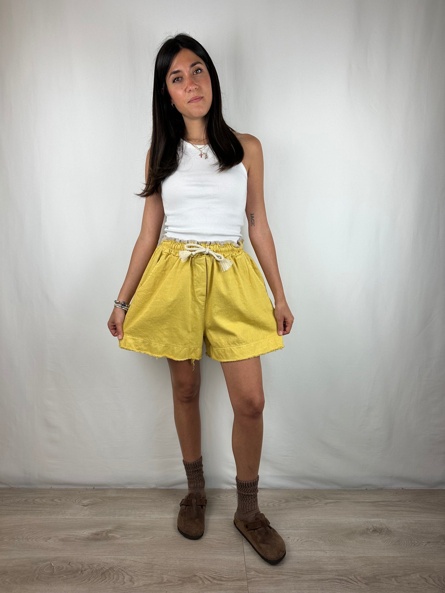 SHORT GIALLLO