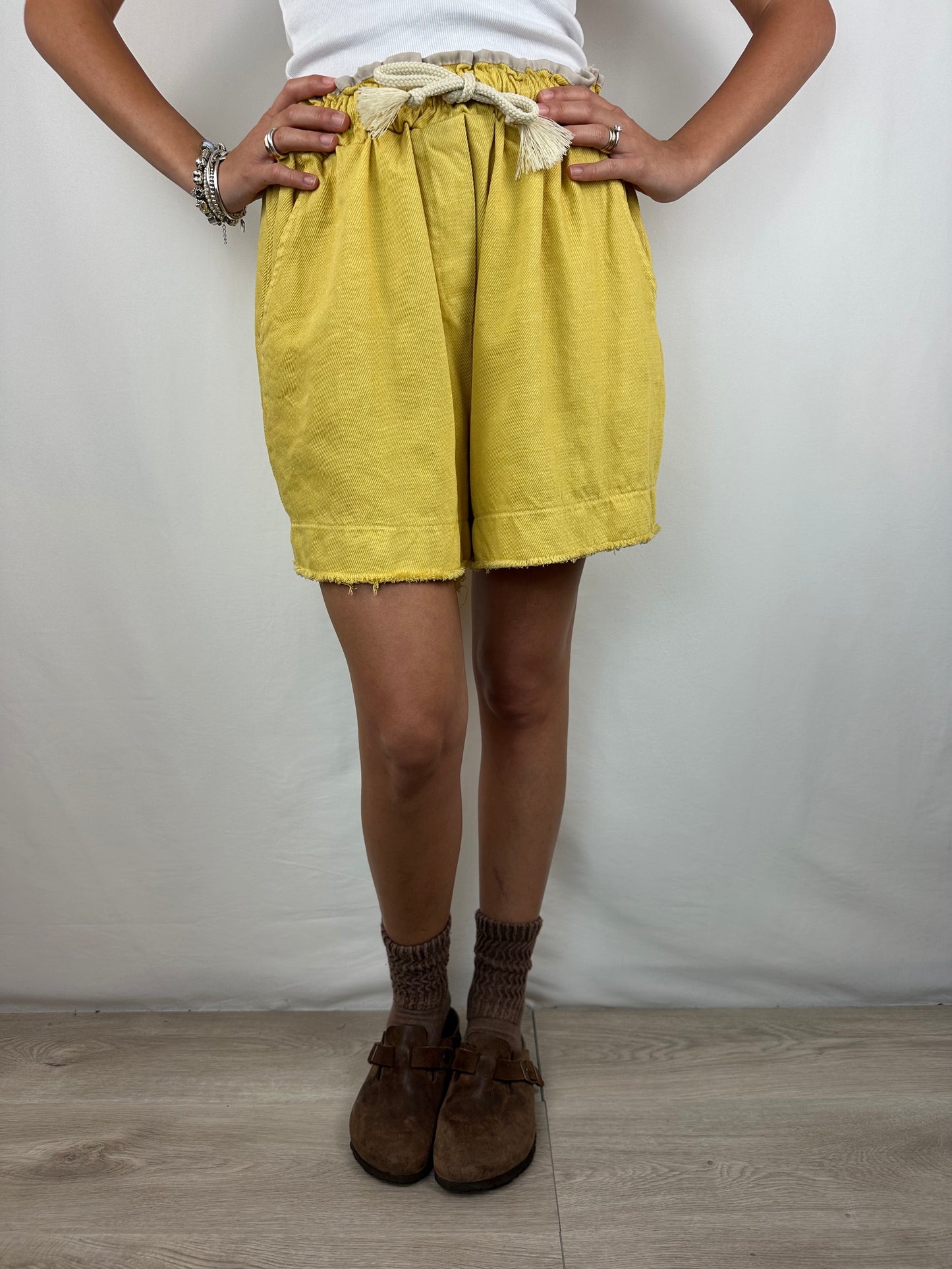 SHORT GIALLLO