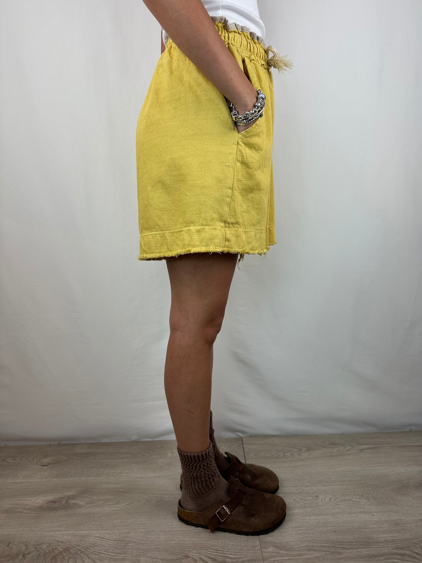 SHORT GIALLLO