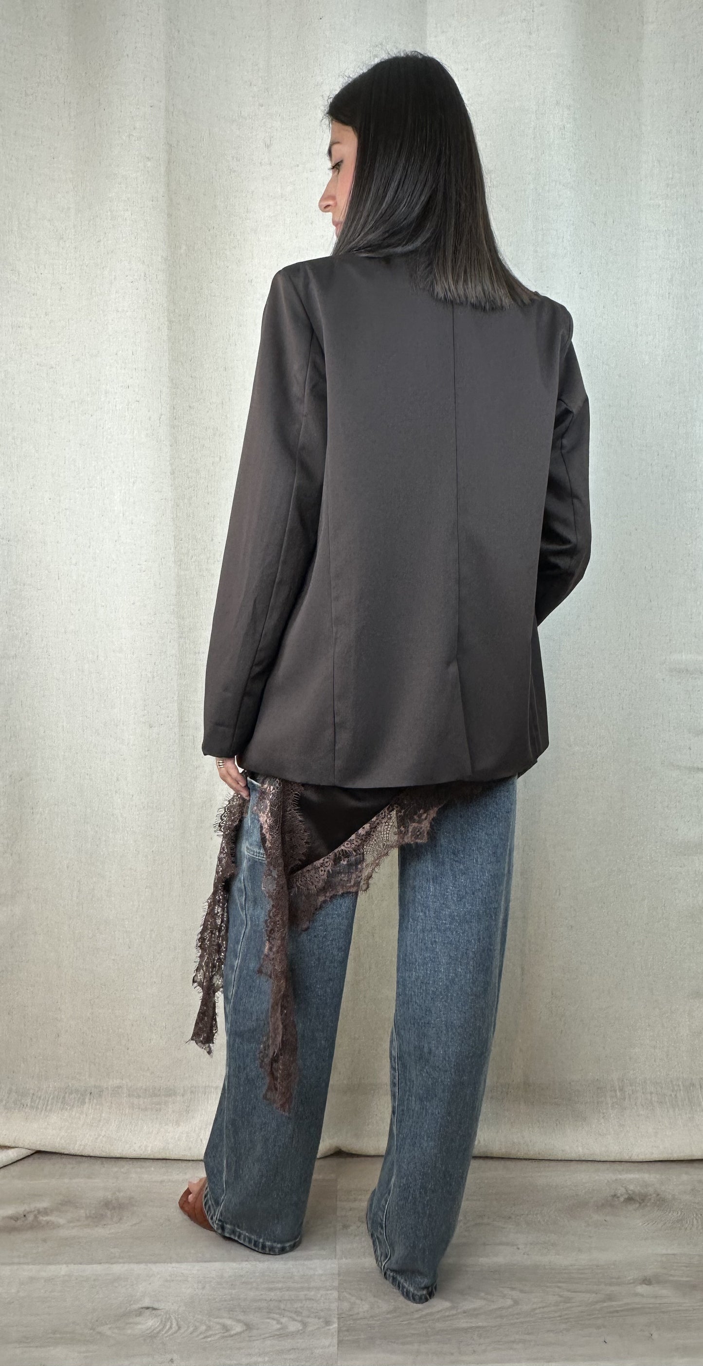 ABITO SATIN E PIZZO MARRONE