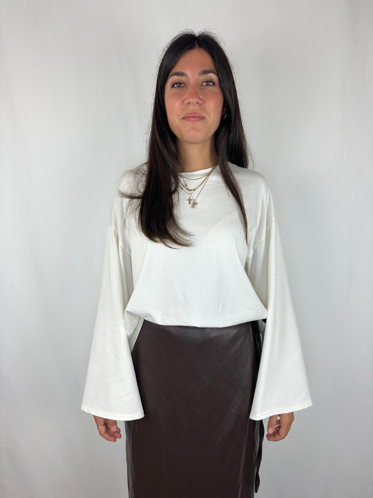 MAGLIA BIANCA MANICA SVASATA