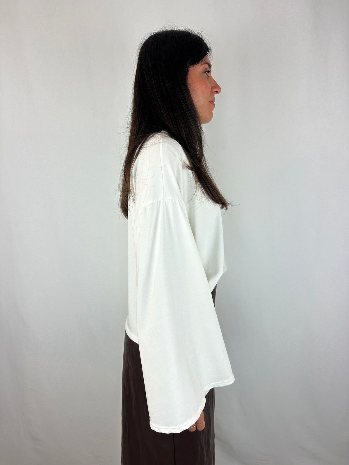 MAGLIA BIANCA MANICA SVASATA