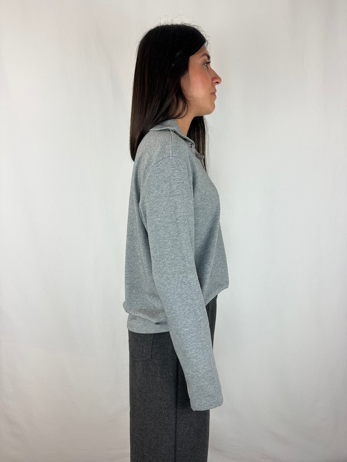 MAGLIA GRIGIA COLLO BOTTONCINI