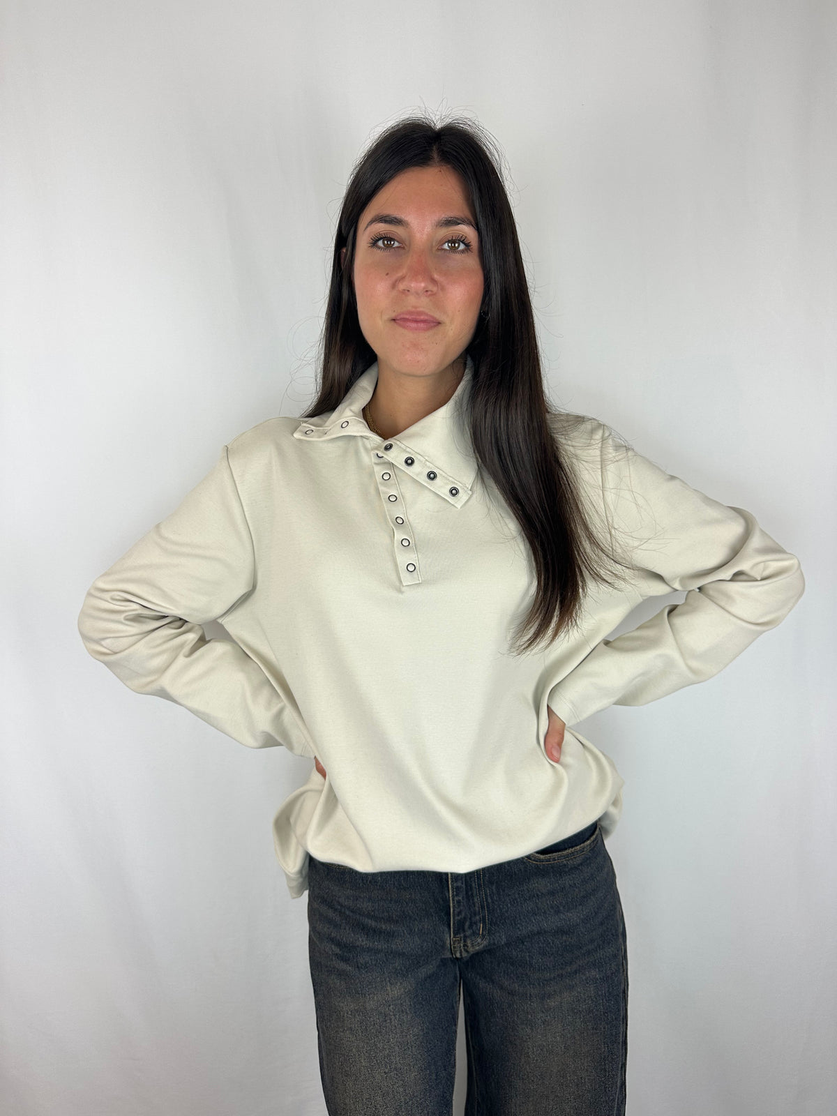 MAGLIA BEIGE COLLO BOTTONCINI