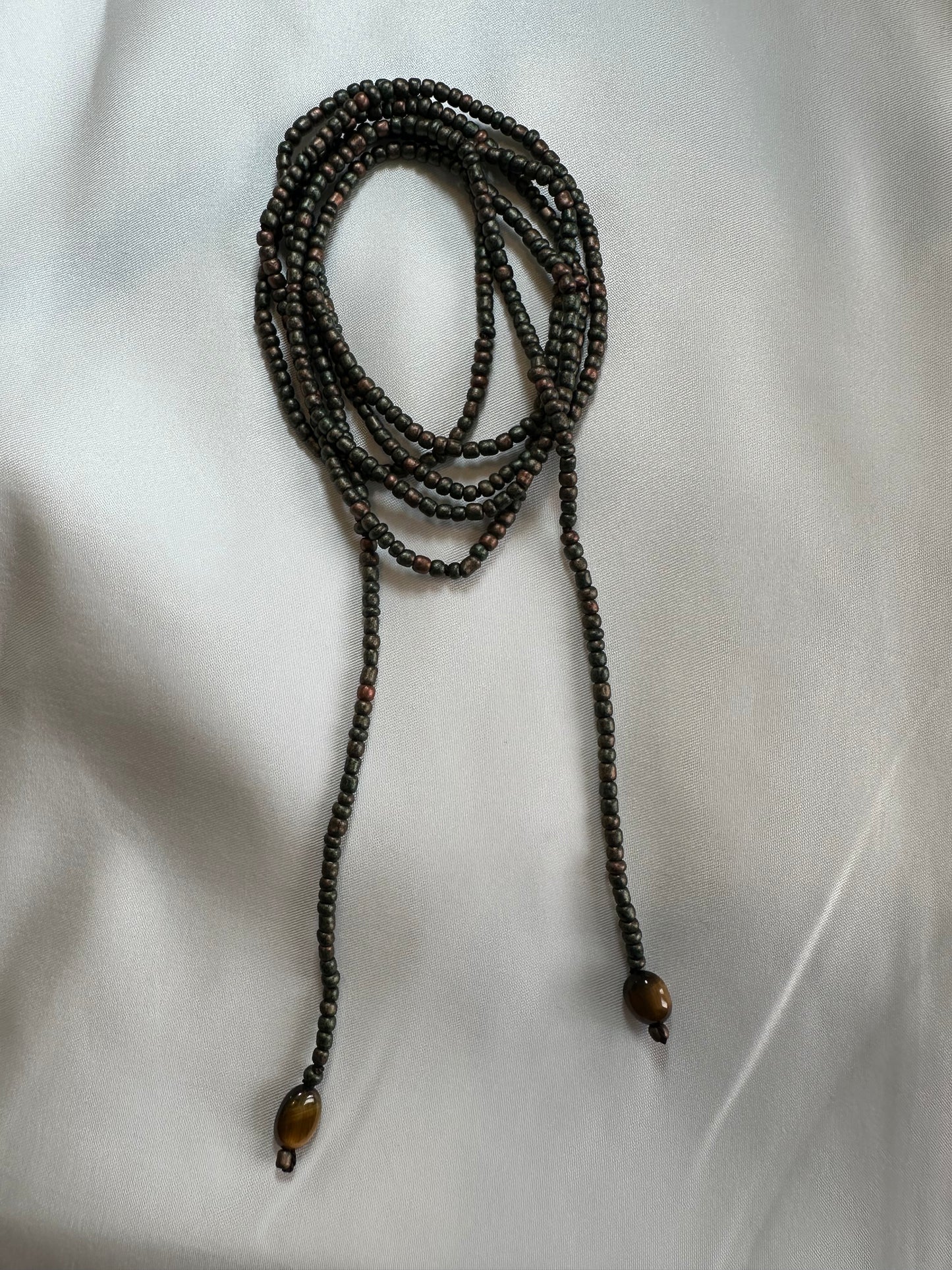 COLLANA A FILO SCURA