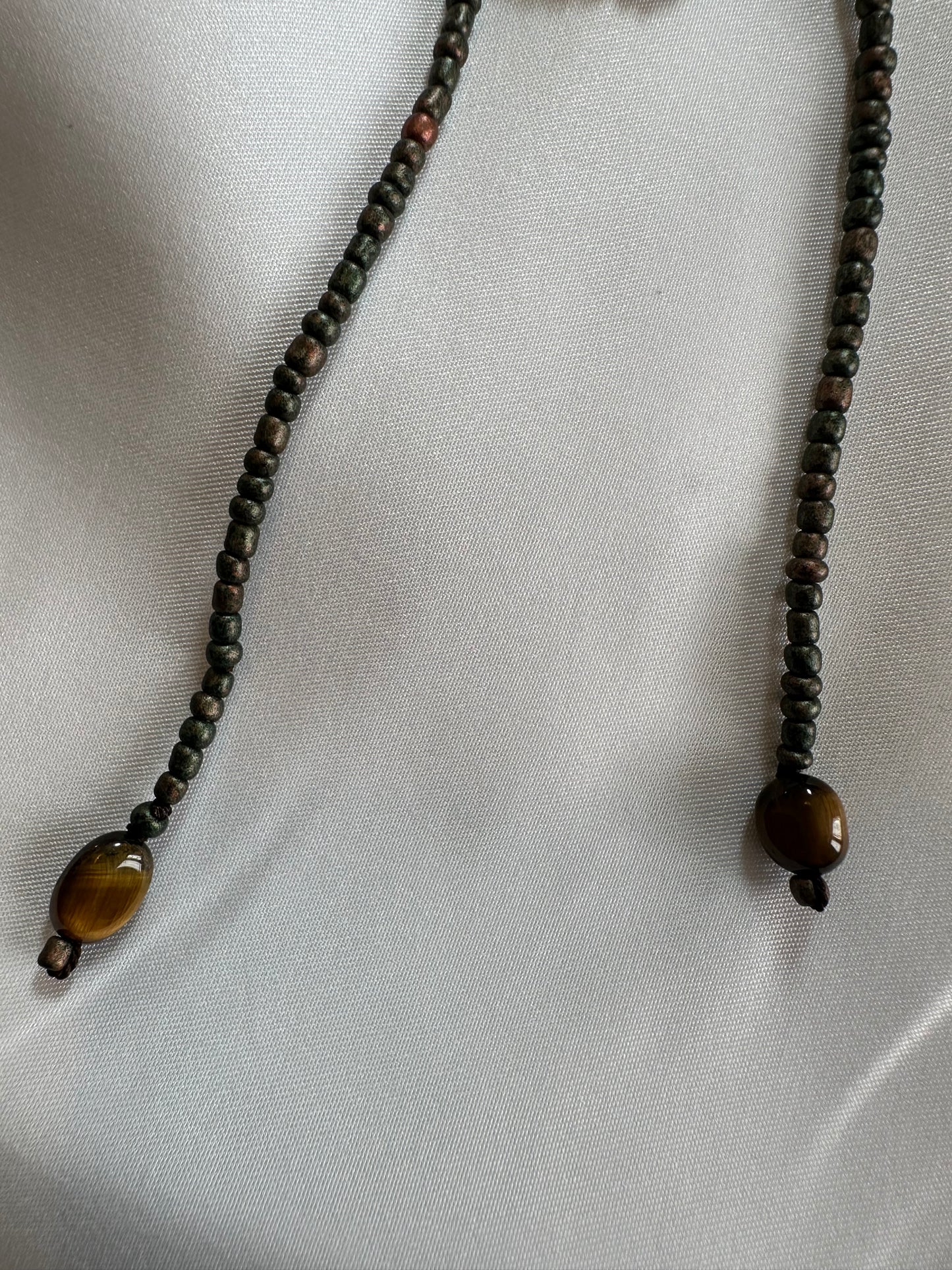 COLLANA A FILO SCURA