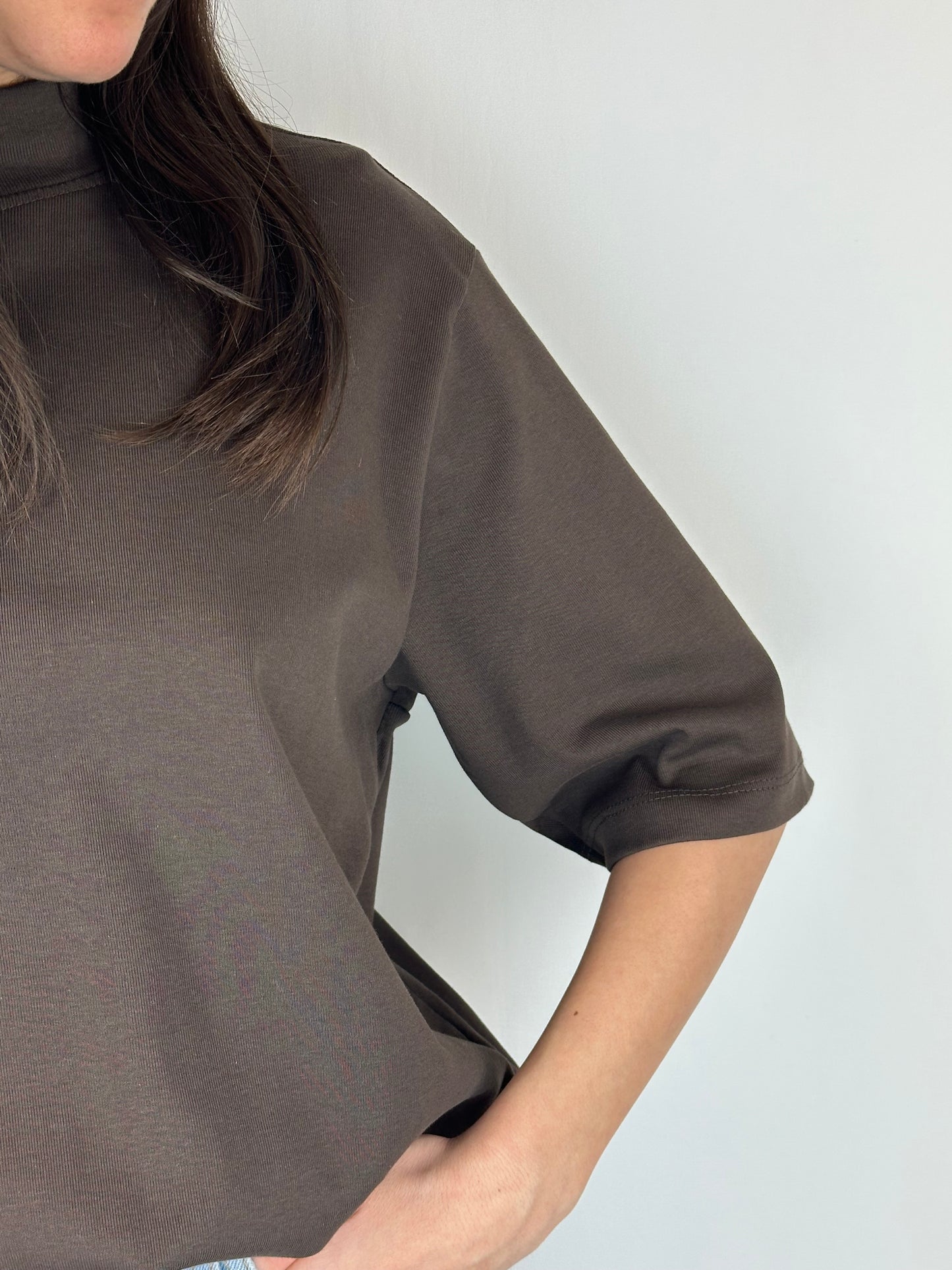 T-SHIRT MARRONE