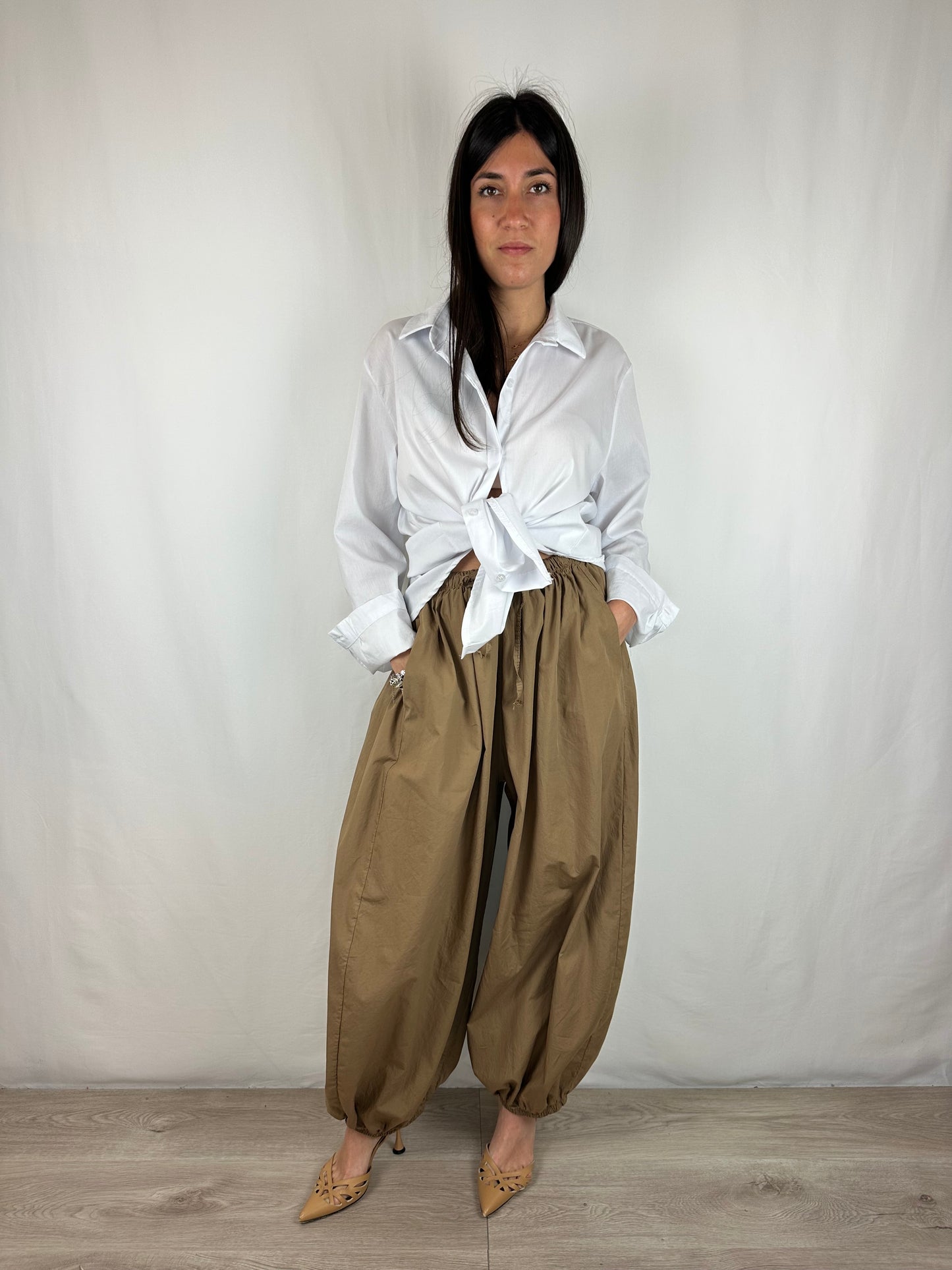 PANTALONE CAMEL IN COTONE CON ELASTICO