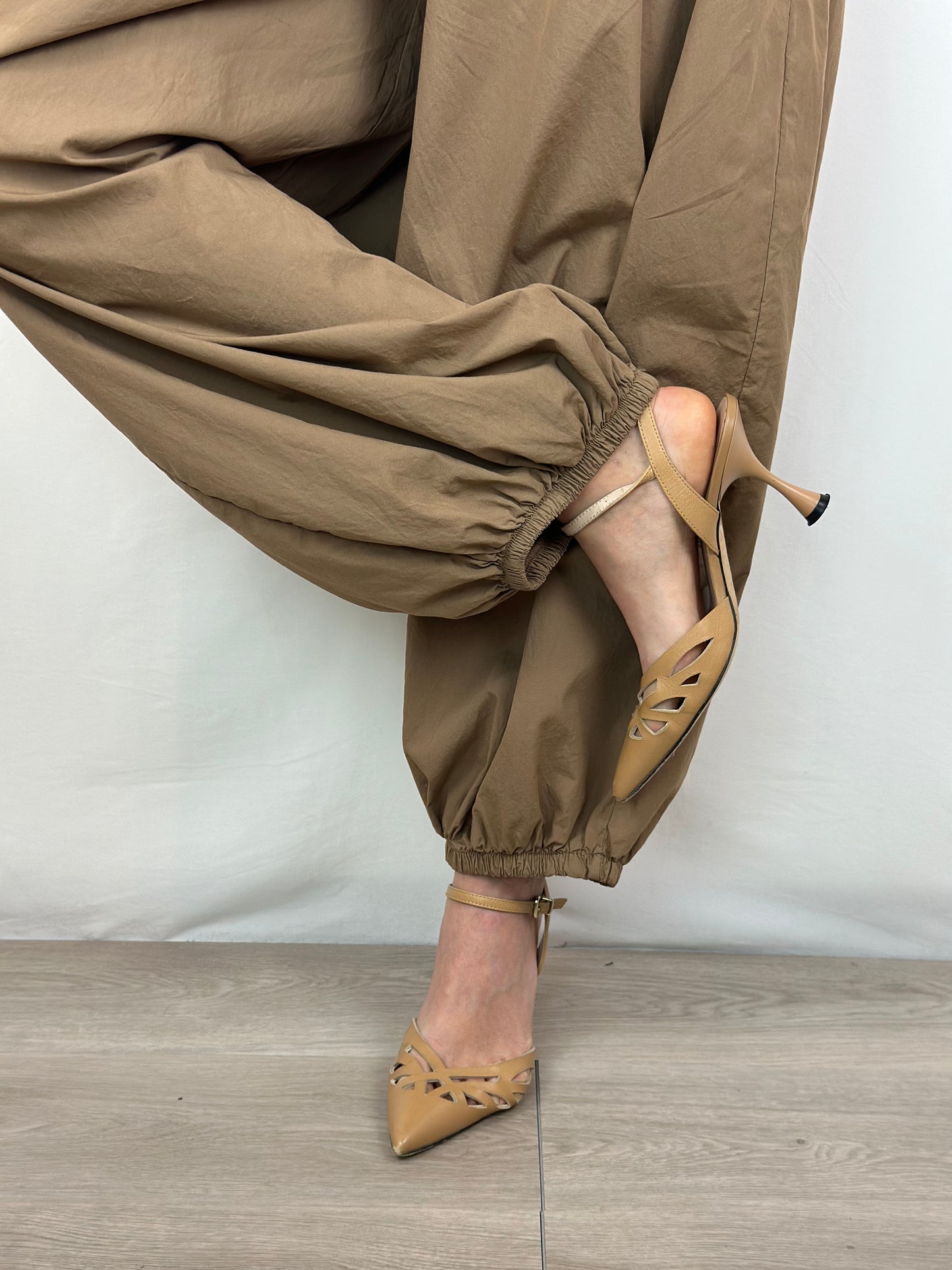 PANTALONE CAMEL IN COTONE CON ELASTICO