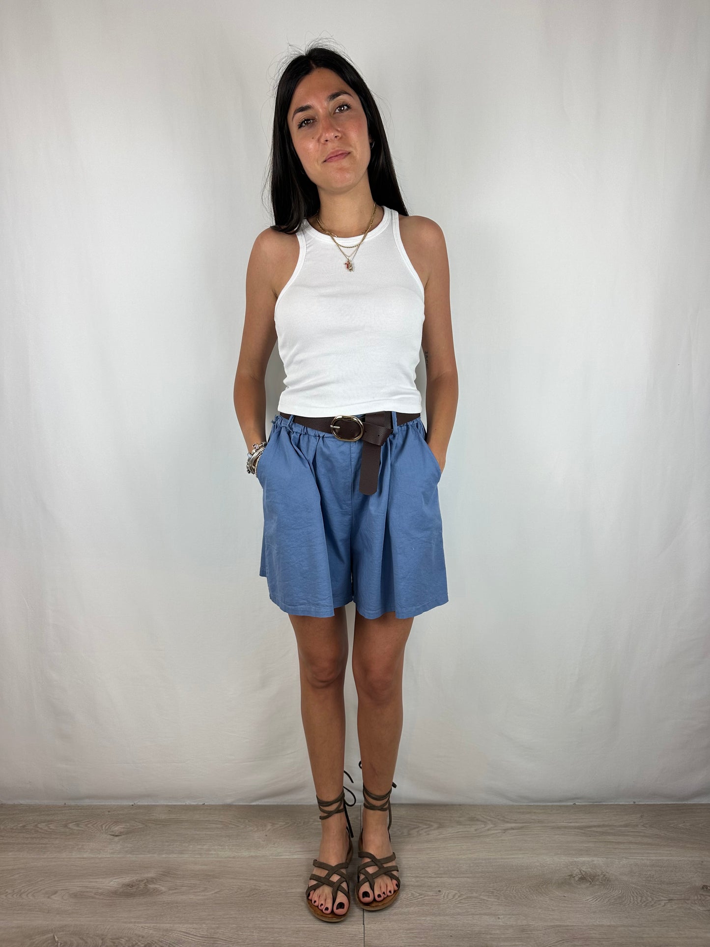 SHORT COTONE COLOR AZZURRO POLVERE