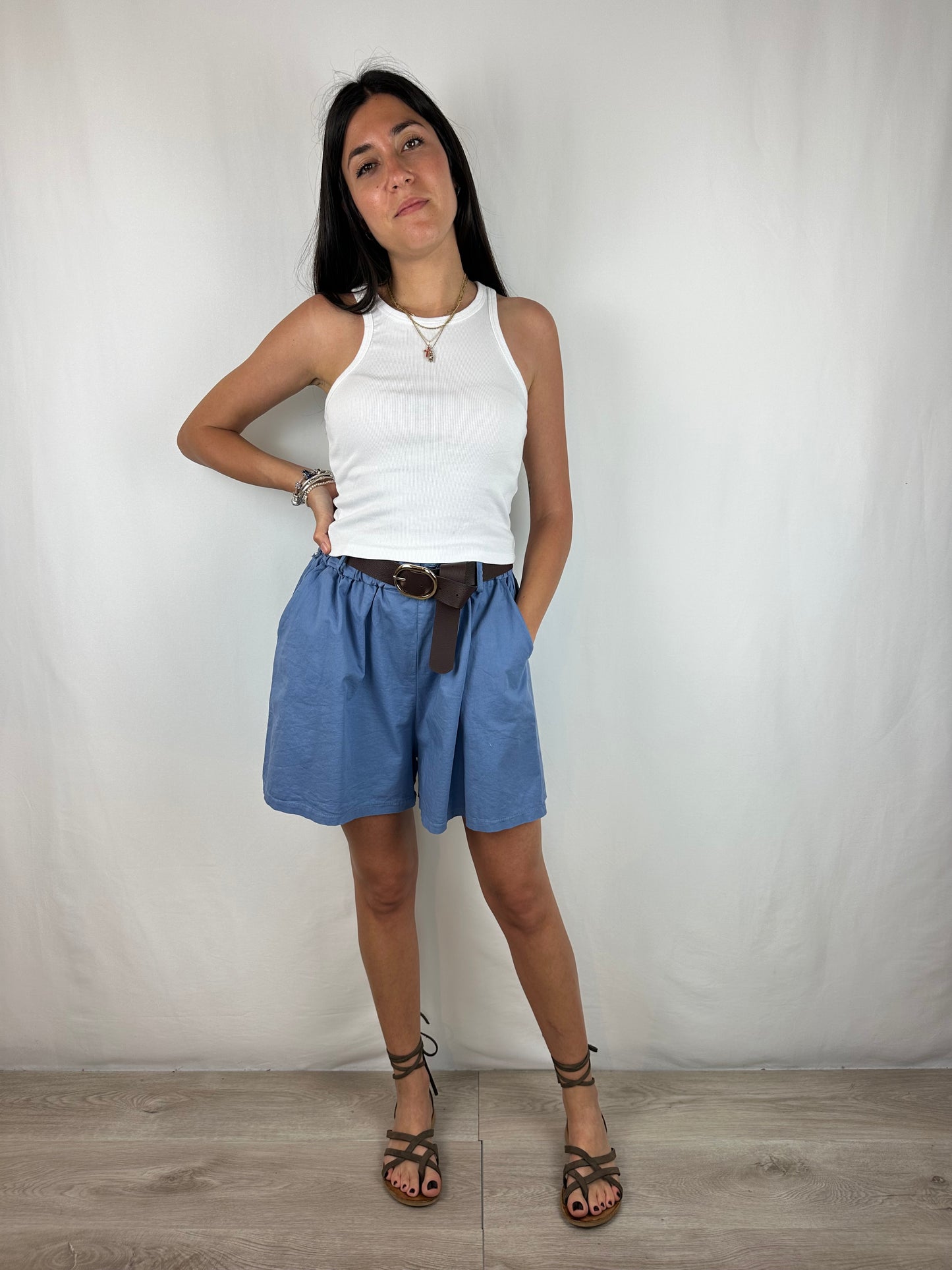 SHORT COTONE COLOR AZZURRO POLVERE