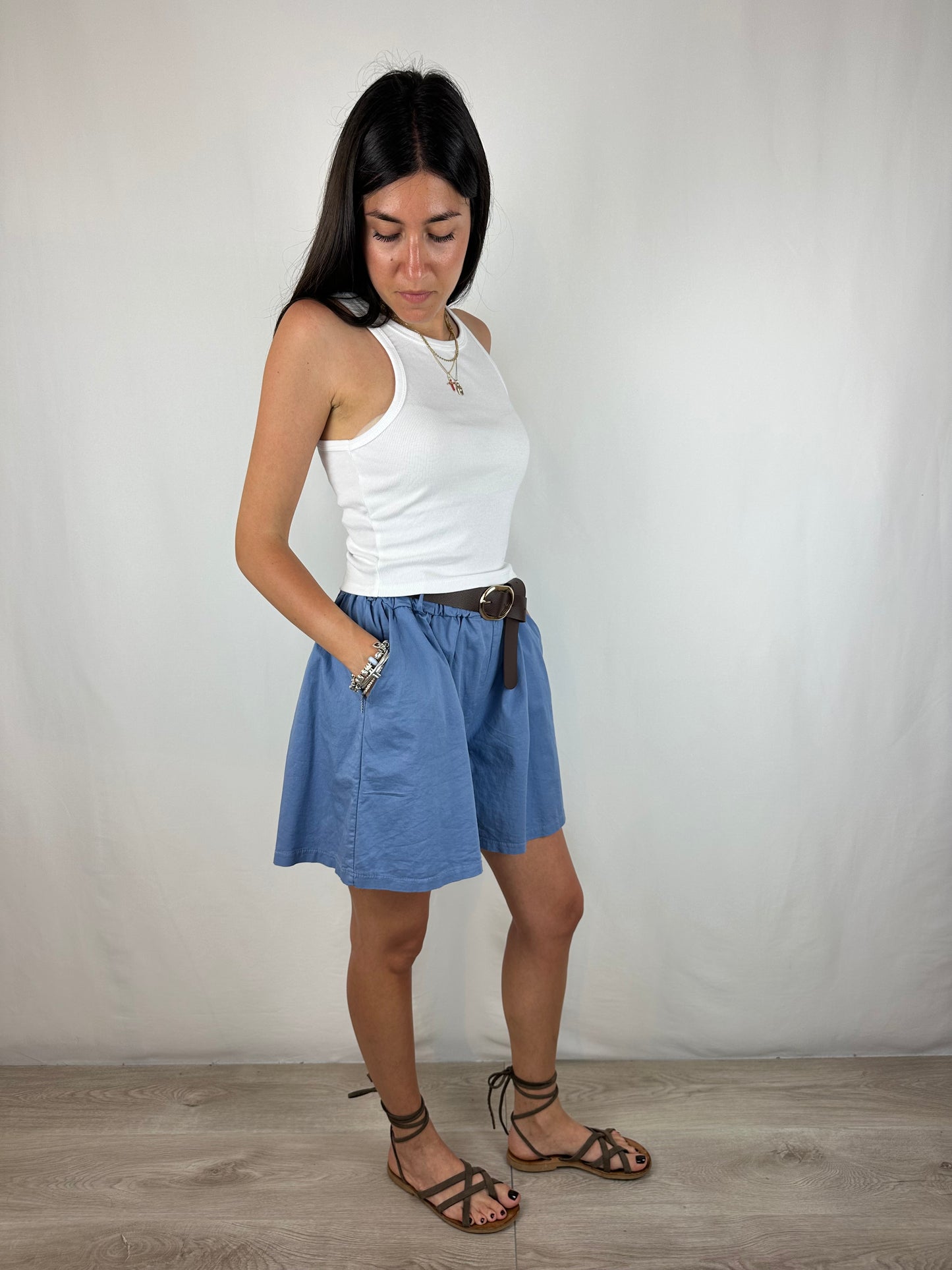 SHORT COTONE COLOR AZZURRO POLVERE