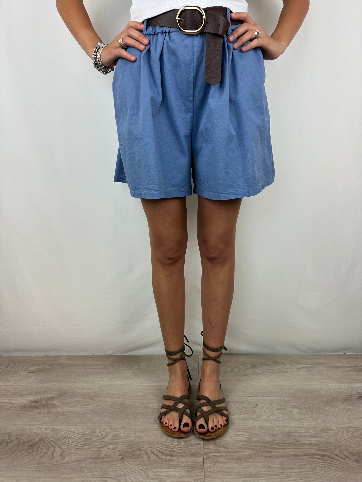 SHORT COTONE COLOR AZZURRO POLVERE